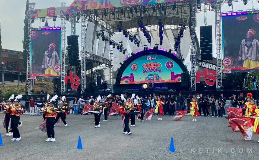 Bukan Cuma Nonton Konser: Kenapa Tren ‘Silent Disco Camping’ Jadi Cara Paling Waras Nikmati Festival Musik Agustus 2026?